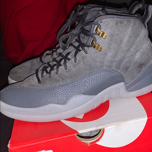 Jordan 12 - Picture 2 of 4